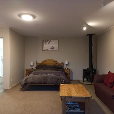 One Bedroom Country Cottage Motueka Exterior foto